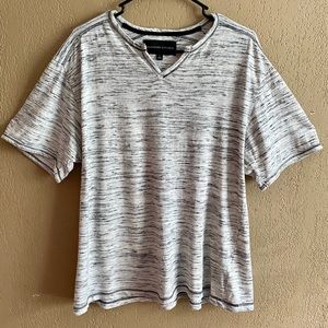 Signature Studio T-Shirt Men Size-L V-Neck